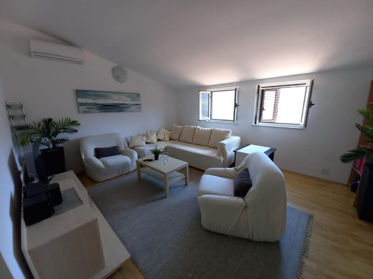 Apartman Marina Sa Parkingom Єлса Екстер'єр фото